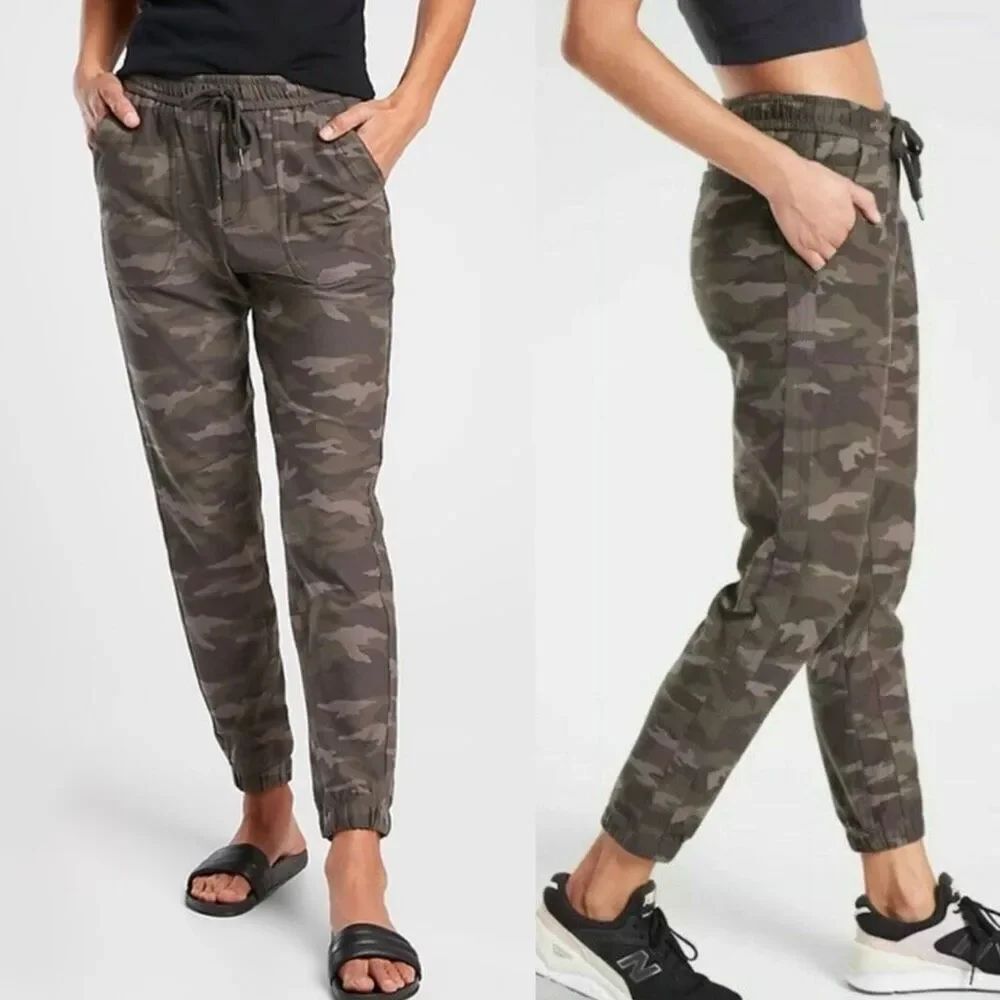 Athleta Farallon Jogger Pant Black Olive Camo Print Size 2 Sweatpants Athleisure